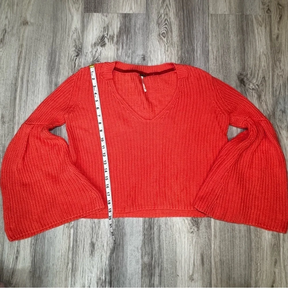 Free People Sweater Size Small Coral Pink Orange Damsel Bell Sleeve Cropped Sz S